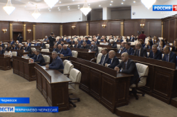 В Доме Правительства республики состоялось 42 пленарное заседание Народного Собрания Карачаево-Черкесии