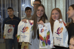 В Домбае проходит фестиваль в знак поддержки и помощи детям войны из ДНР